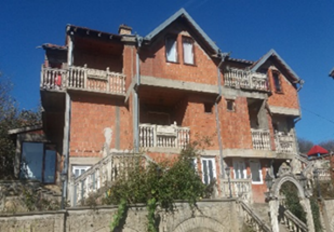 Gjakove SHtepi